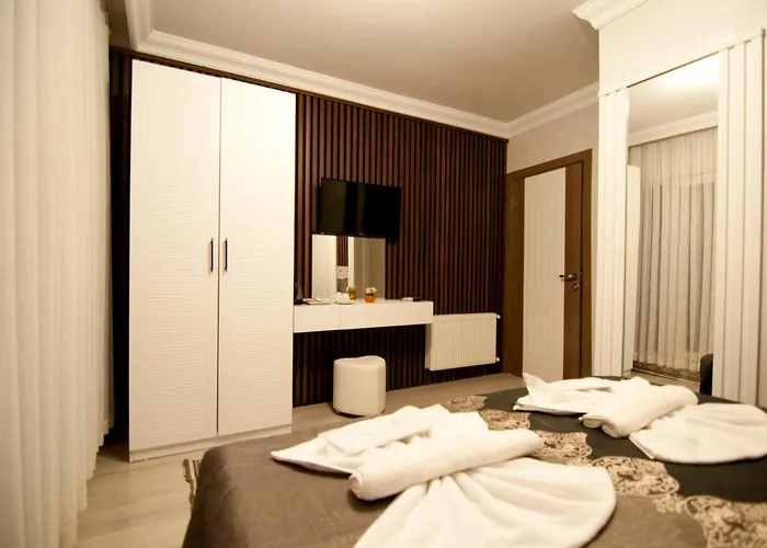 Broken Column 4* Istanbulská provincie