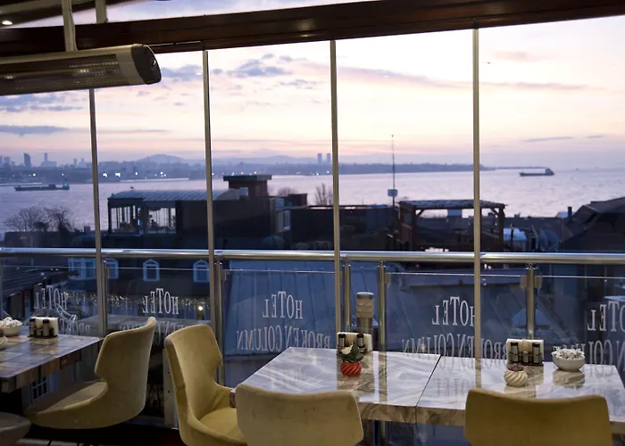 Broken Column Hotel 4*