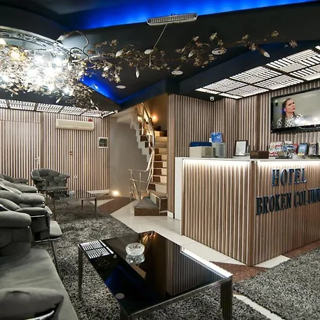 Otel Broken Column 4*