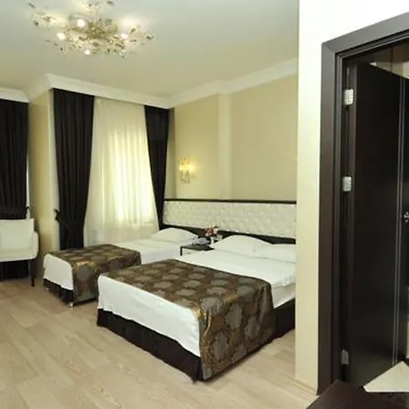 Broken Column Отель