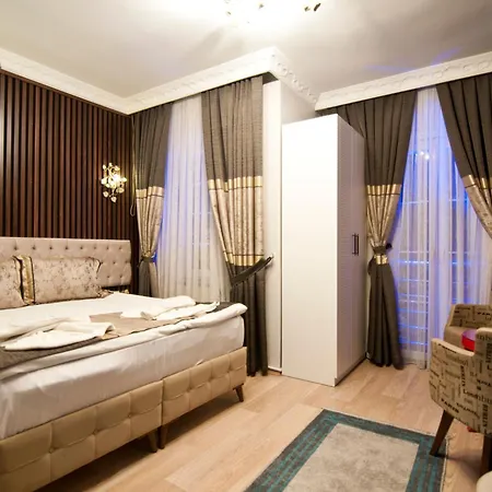 Broken Column Istambul