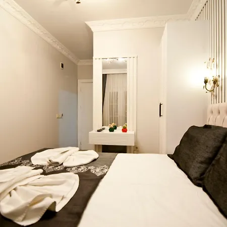 Broken Column Hotel Istambul