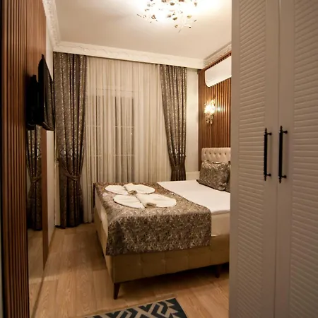 Broken Column Hotel Istambul