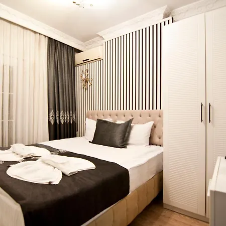 Broken Column Hotel Istambul