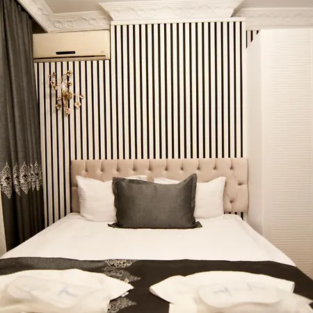 Broken Column Istambul